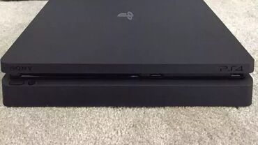 PS4 (Sony Playstation 4): Ps 4 slim 1 tb 12.50 versiya 2 ədəd orjinal pultu var.(BARTER(ps4