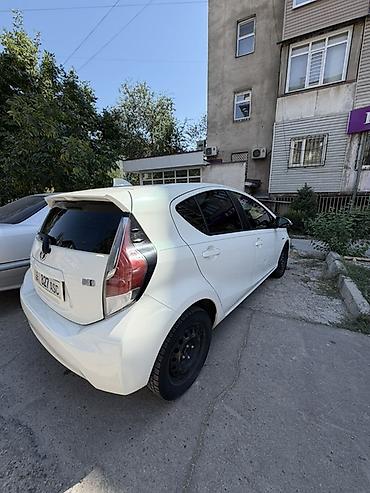 byd e1: Toyota Aqua: 2016 г., 1.5 л, Вариатор, Гибрид, Хэтчбэк — 4