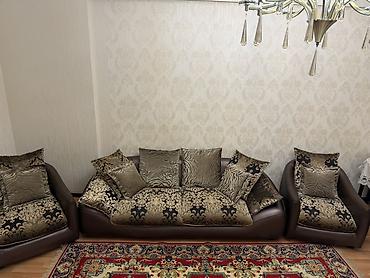 salon divan: Klassik üslubda 3 hissədən ibarət yumşaq mebel dəsti: - 1 ədəd geniş — 1