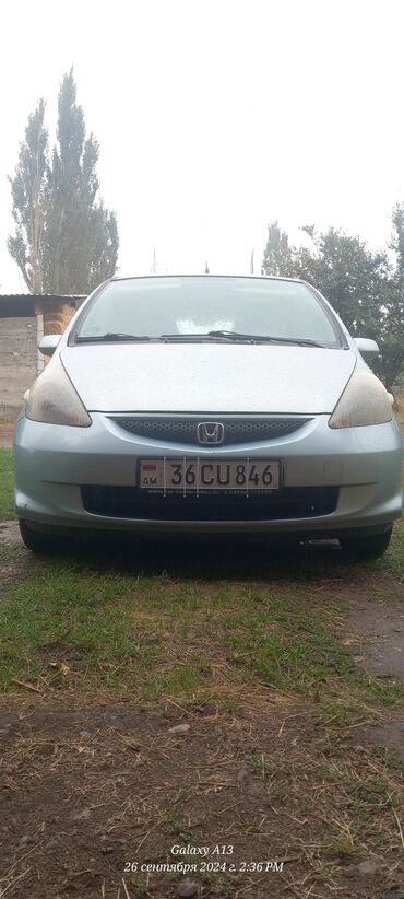 срочная продажа авто по низким ценам: Honda Jazz: 2005 г., 1.4 л, Механика, Бензин