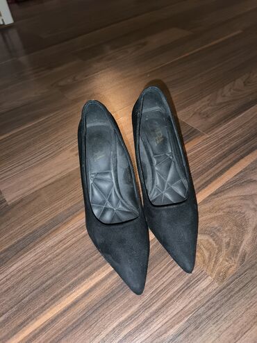 обувь зара: Туфли, 38, Zara, Б/у, цвет - Черный, Бесплатная доставка