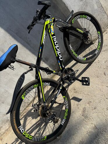 qaçış aparatı 2ci el: İşlənmiş Şəhər velosipedi Adidas, 26", Ünvandan götürmə