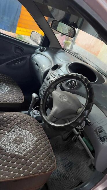 Toyota: Toyota Vitz: 2001 г., 1.3 л, Автомат, Бензин, Хэтчбэк — 2