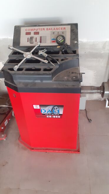 Avtoservis avadanlıqları: Euromax avtomobil qaldıranı (hidravlik, iki postlu tip). Qırmızı metal — 11