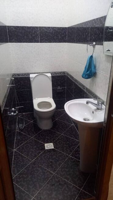 Uzunmüddətli kirayə mənzillər: 9 mkr,Tərlan şadlıq evinin yanı,Araz marketin binasında,18 — 13