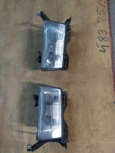 Передние фары: Комплект передних фар Mitsubishi — 3