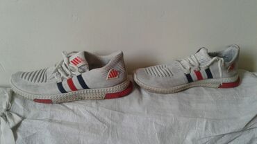 Кроссовки и спортивная обувь: Кроссовки/кеды adidas. красный белый цвет
