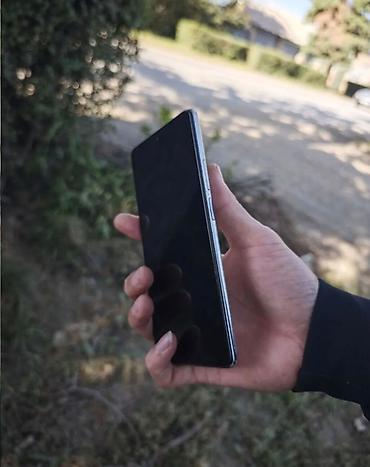 Мобильные телефоны: Смартфон Xiaomi (серия Mi/11T по дизайну) в серебристом цвете — 2