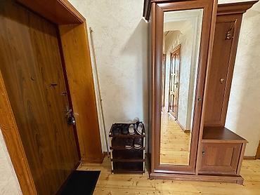 9 mikrorayon: Kiraye ev_tibb unversetine yaxin 9/7 mertebesinde 4 otaqli ev 900 azn — 7