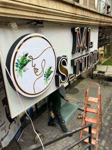 Xüsusi vitrin və fasad üçün hazırlanmış reklam lövhələri və işıqlı