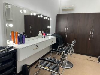 Салоны красоты: Продаю Косметологическая студия 95 м², 3 комнаты, С ремонтом, С оборудованием, Административное здание, 1 линия — 9