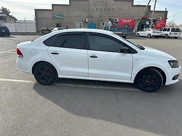 Volkswagen: Volkswagen Polo: 2013 г., 1.6 л, Механика, Бензин, Седан — 4