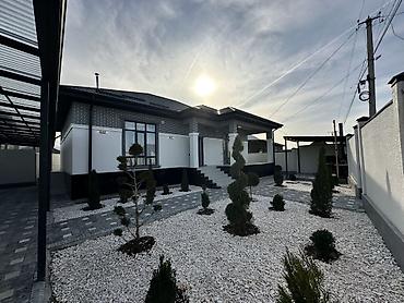 Продажа коттеджей и домов: Ак ордо 3 продаю дом. Участок 4 сотых Дом 130м2 Комуникация: вода — 15