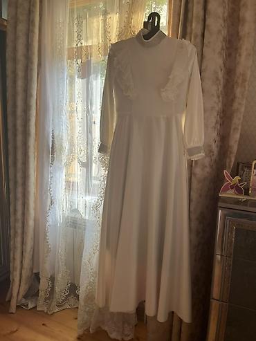 ucuz ayaqqabılar: Ağ rəngli uzun don - Üslub: zərif və klassik - Yaxa: qapalı/stoyka — 1