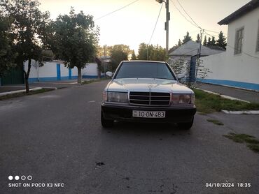 mercedes 190 motor: Mercedes-Benz 190: 2 l | 1989 il Sedan