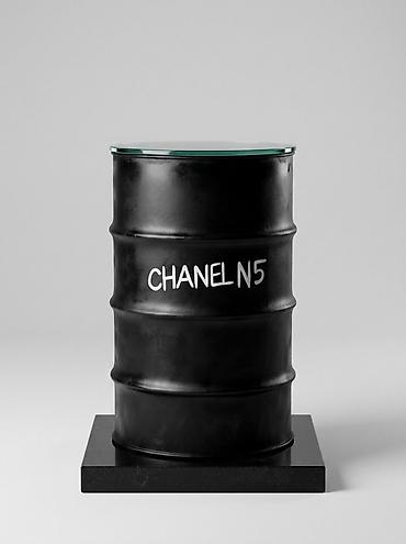 барельев: Барель-стол CHANEL N°5 - Эффектный акцент интерьера в стиле — 2