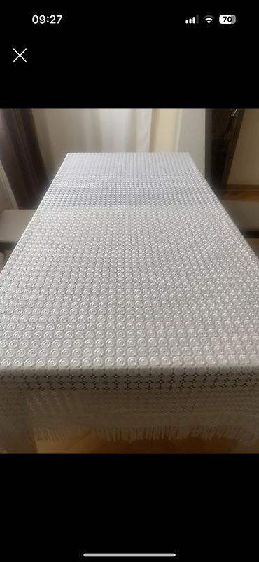 ucuz tül perdeler: Masa örtüyü – klassik ağ rəngdə, zərif naxışlı dizayn. - Material — 1