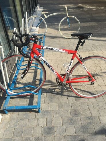 İdman velosipedləri: Yol velosipedi – Eddy Merckx Xüsusiyyətlər: - Brend/model: Eddy — 11