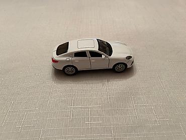 Oyuncaq nəqliyyat: Ağ rəngli metal oyuncaq maşın – sedan/krossover üslubunda miniatür — 7