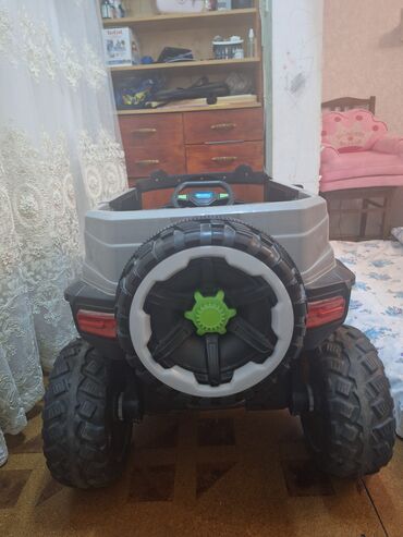 Другие товары для детей: Uşaq üçün elektrikli off-road maşın - Korpus: boz-qara rəngdə, 4x4