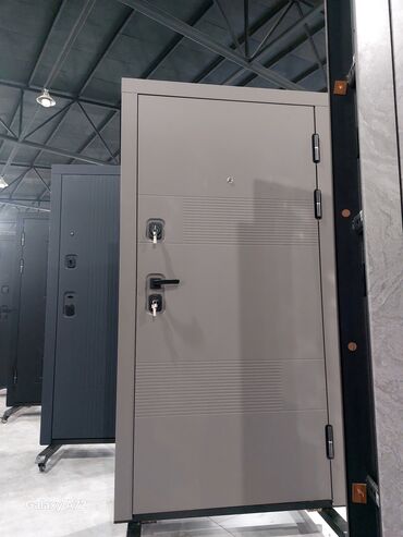 Giriş qapıları: Dəmir giriş qapıları – müasir dizayn və gücləndirilmiş təhlükəsizlik — 23