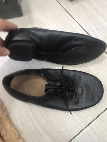 обувь для танца: Туфли для танцев для мальчика 32 размер -1000 сом
