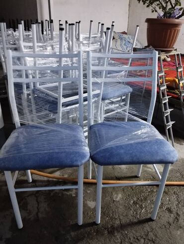 Комплекты столов и стульев: Стулья, табуреты