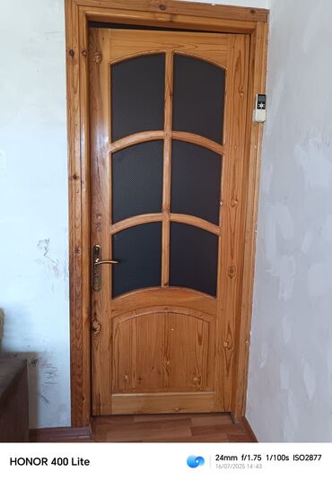 Мебель: 3 ədəd qapı normal vəziyyətdədir 3 ü 150man tək tək satılmır 1.230