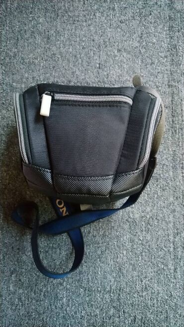 Torbe i futrole za kamere: Sony torba za aparat nova 2000din. i rezerni kaiš ide uz torbicu na lalafo.rs — 6 Torbe i futrole za kamere: Sony torba za aparat nova 2000din. i rezerni kaiš ide uz torbicu — 6