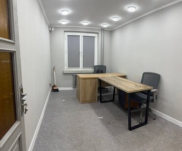 продаю пункт замены масла: 4 комнаты, 74000 м², 104 серия, 1 этаж, Евроремонт