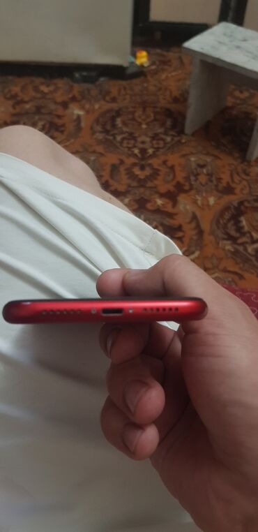 Apple iPhone: IPhone Xr, Б/у, 64 ГБ, Красный, 86 %