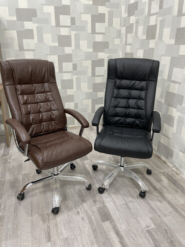 Ofis və oyun kresloları: Yeni, Təkərli, Qolları tənzimlənmir, Dəri