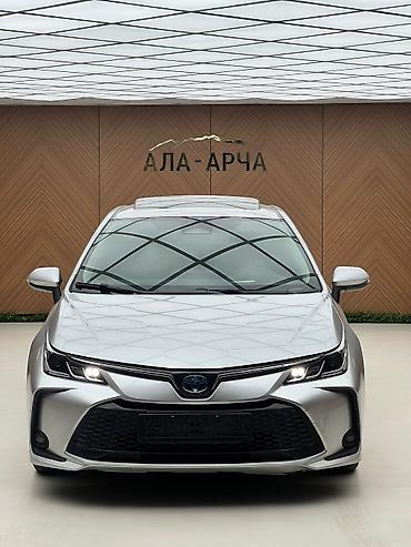 mazda 8: Toyota Corolla: 2023 г., 1.8 л, Вариатор, Гибрид, Седан — 1