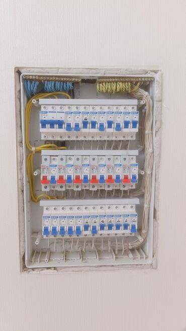 Электрики: Услуги электрика 24/7 по городу и за пределом решим максимально быстро — 9