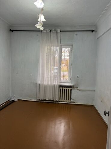 дом в иссык куле: 3 бөлмө, Менчик ээси, Жарым -жартылай эмереги бар