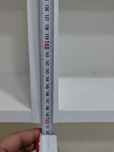 et mehsullari: Ağ rəngli, divara quraşdırılan açıq tip rəf sistemi. Mebel iki şaquli — 5