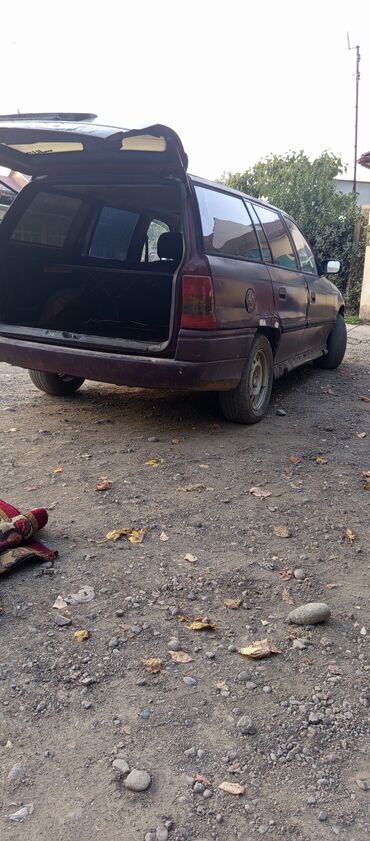 Opel: Opel Astra: 1.7 l | 1992 il 151515 km Universal — 14