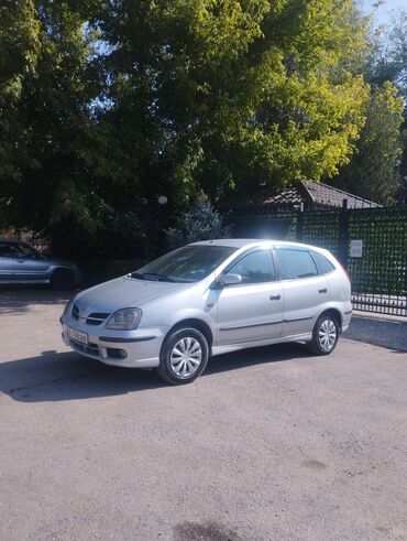 экономичные машины: Nissan Tino: 2004 г., 1.8 л, Механика, Бензин, Хэтчбэк