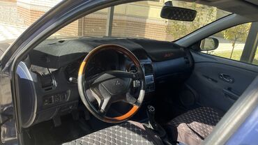 аварный машина: Mitsubishi Carisma: 1999 г., 1.8 л, Механика, Бензин