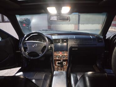 Mercedes-Benz: Mercedes-Benz C 180: 2.3 l | 2000 il Sedan — 9