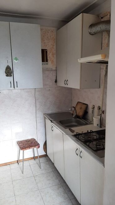 Uzunmüddətli kirayə mənzillər: Bileceride ploşada yaxin 300 nömreli mektebe yaxin 5/1 mertebesinde 2 — 4