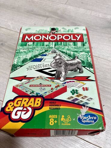 oprema za balet za devojcice: Monopol Grab&Go Hasbro Deluje ocuvano i kompletno, kao da nije ni