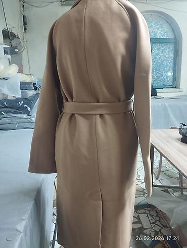 Пальто: Женское пальто-халат с поясом - Классический крой с английским — 1