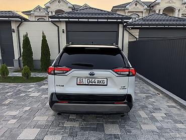 за неделю: Toyota RAV4: 2022 г., 2.5 л, Автомат, Гибрид, Кроссовер — 6