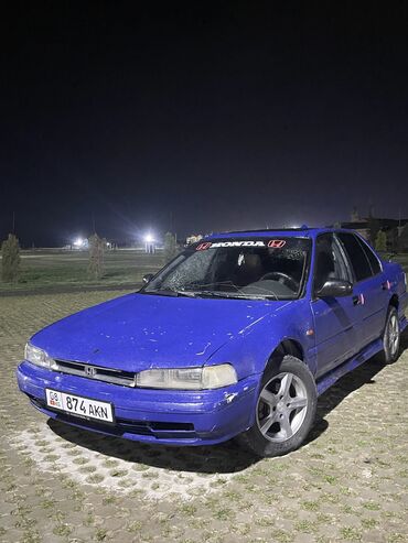 фит машна: Honda Accord: 1990 г., 2 л, Механика, Бензин, Седан