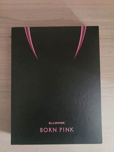 книги на немецком: ПРОДАЮ альбом Blackpink "Born Pink" с Розэ pink version б/у,полная