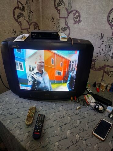 Телевизоры: Продам телевизоры LG рабочий месте с блоком тумбочкой DVD нерабочий