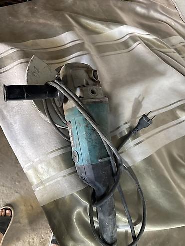 торцовочная пила аренда: Углошлифовальная машина (болгарка) Makita 9069 - Диаметр круга: 230 — 1