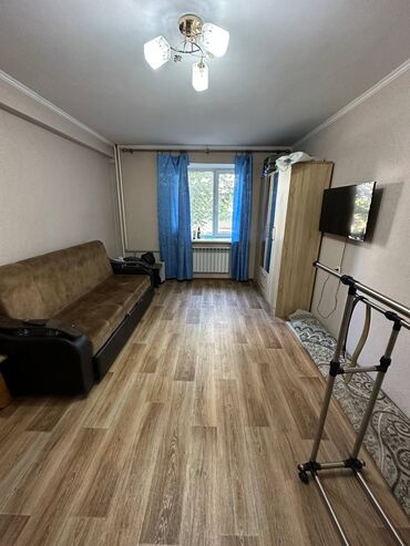 2 комнатный квартира: 2 комнаты, 52 м², Индивидуалка, 1 этаж, Старый ремонт
