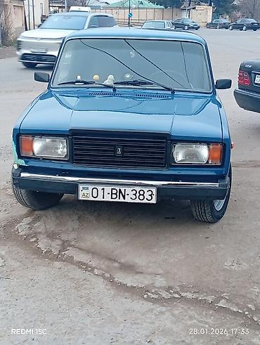 VAZ (LADA): VAZ 2107 (Jiguli) – mavi rəng, klassik sedan Xüsusiyyətlər: - Kuzov — 1